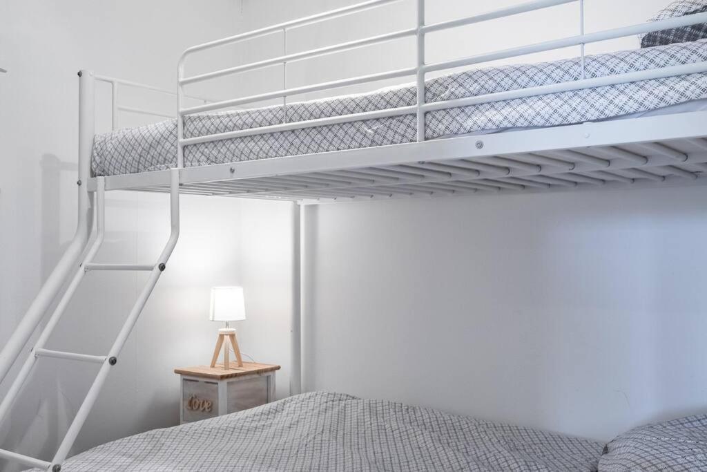 L'Escapade : Charmant T2 -Parking Gratuit, Piscine, Wifi, Clim Gruissan Esterno foto
